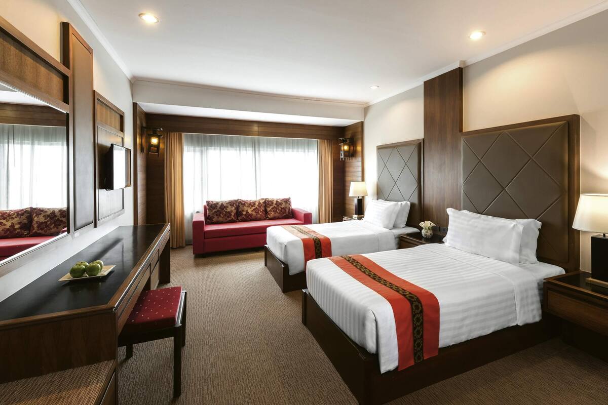 Classic Twin Room, 2 Single Beds | Select Comfort beds, in-room safe, desk, blackout curtains