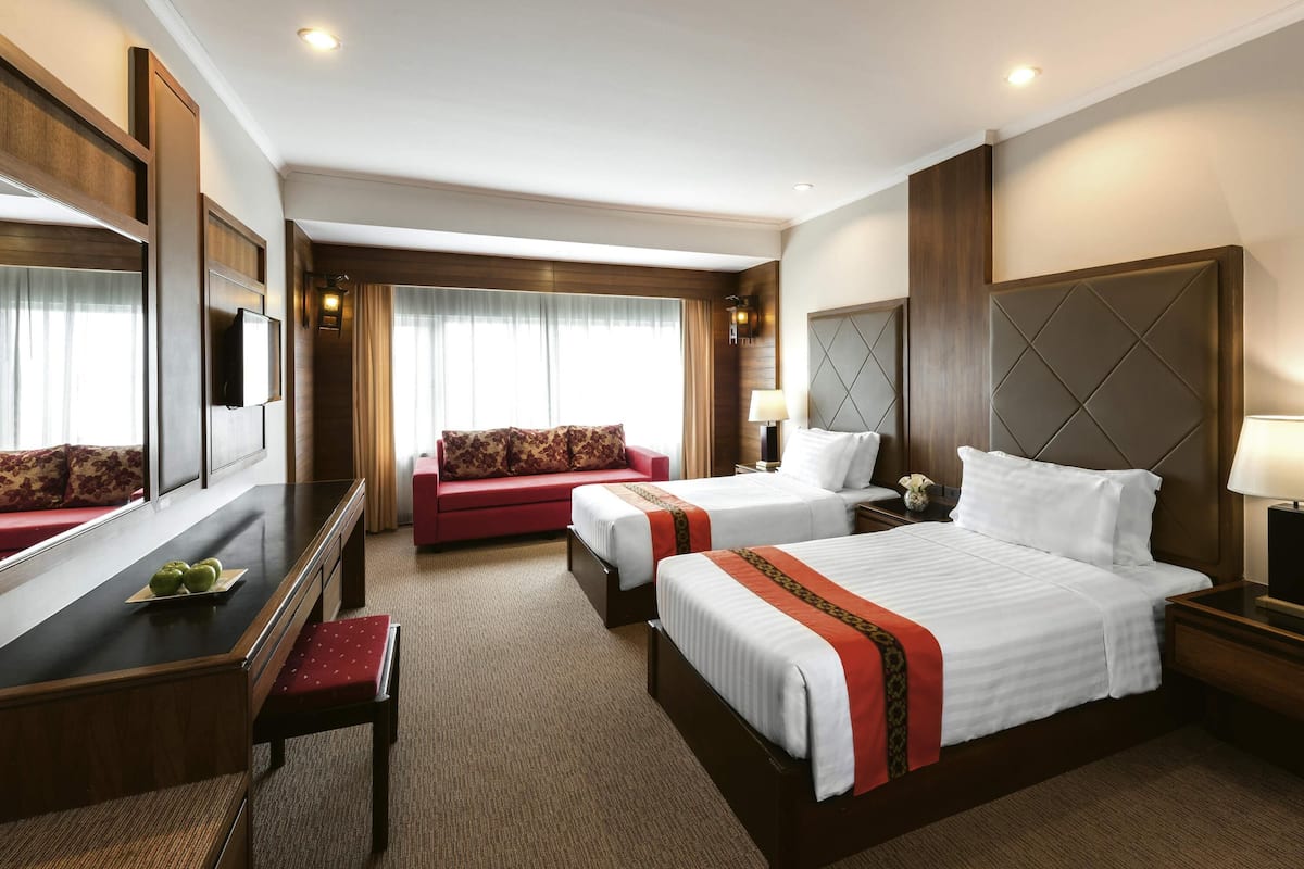 Classic Twin Room, 2 Twin Beds | 1 bedroom, Select Comfort beds, in-room safe, individually decorated