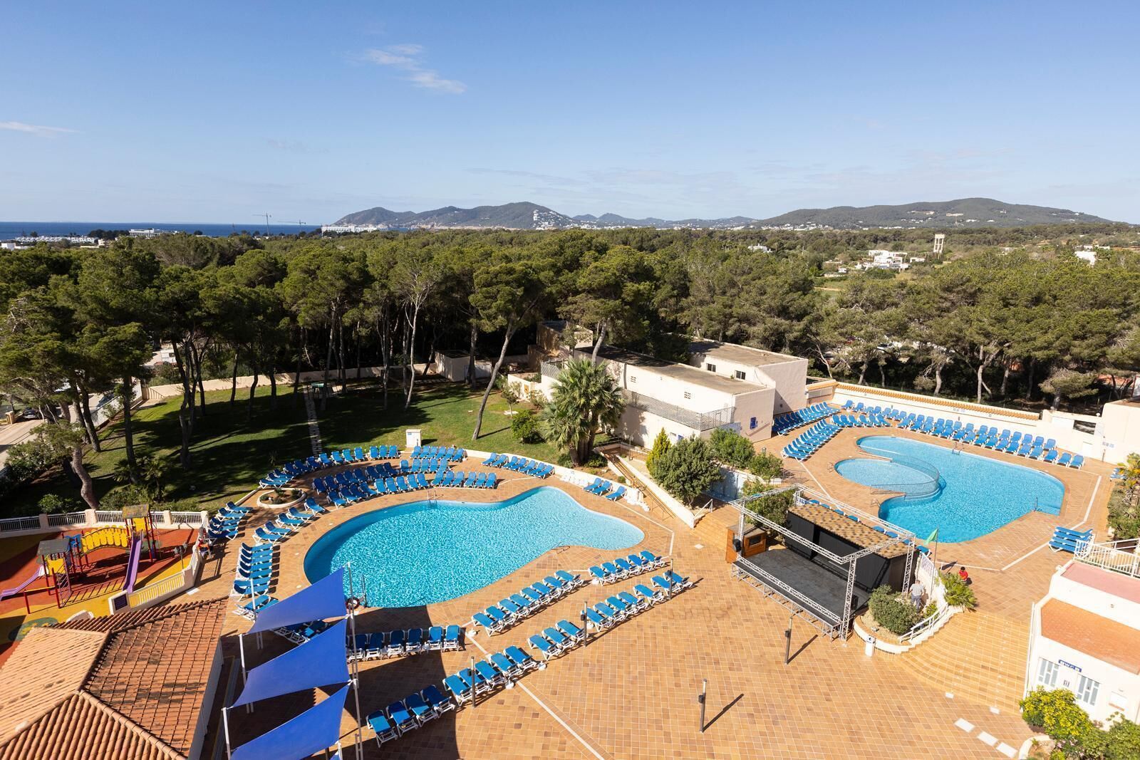 2 outdoor pools, pool umbrellas, sun loungers