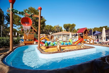 2 outdoor pools, pool umbrellas, pool loungers. Invisa Hotel Ereso All Inclusive