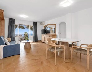 In-room safe, desk, iron/ironing board, WiFi - Ona Cala Pi Club (Llucmajor)