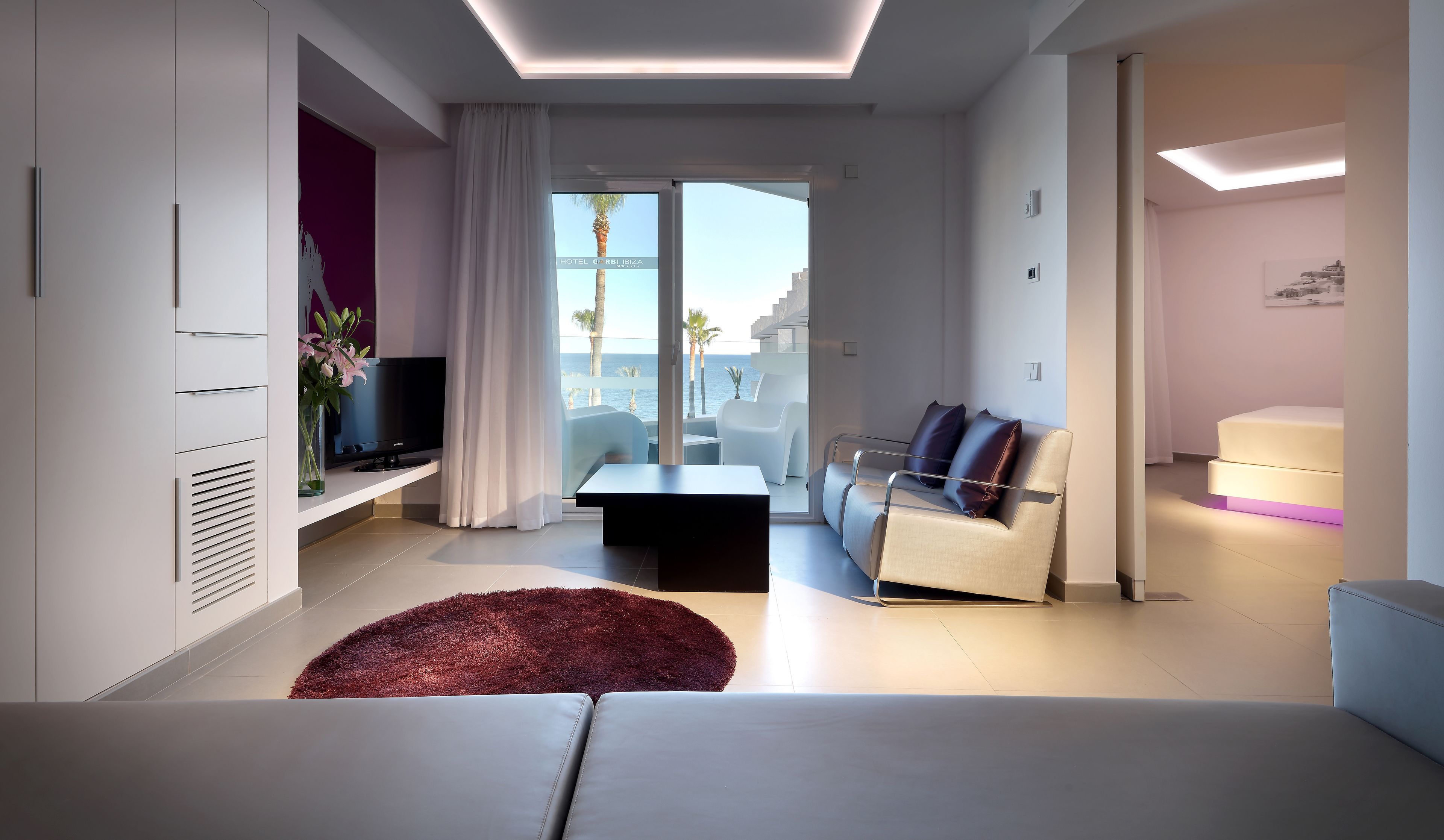 suite, 1 bedroom, terrace | living area | 32-inch led tv with digital channels, tv