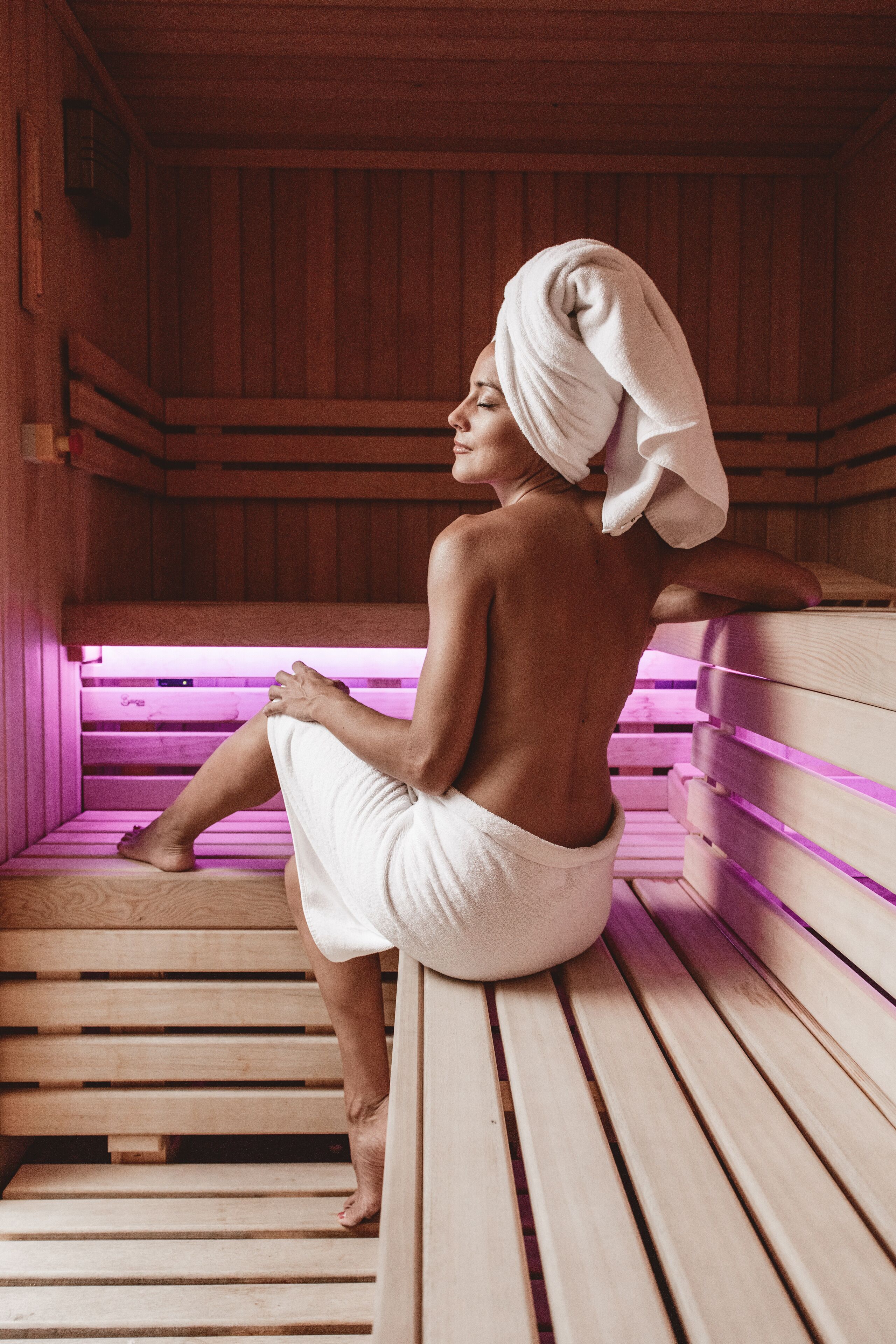 sauna, hot tub, steam room, turkish bath/hammam, body treatments