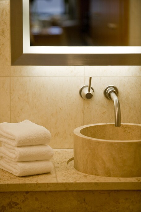 Hotel 57 by LuxUrban - Image 22