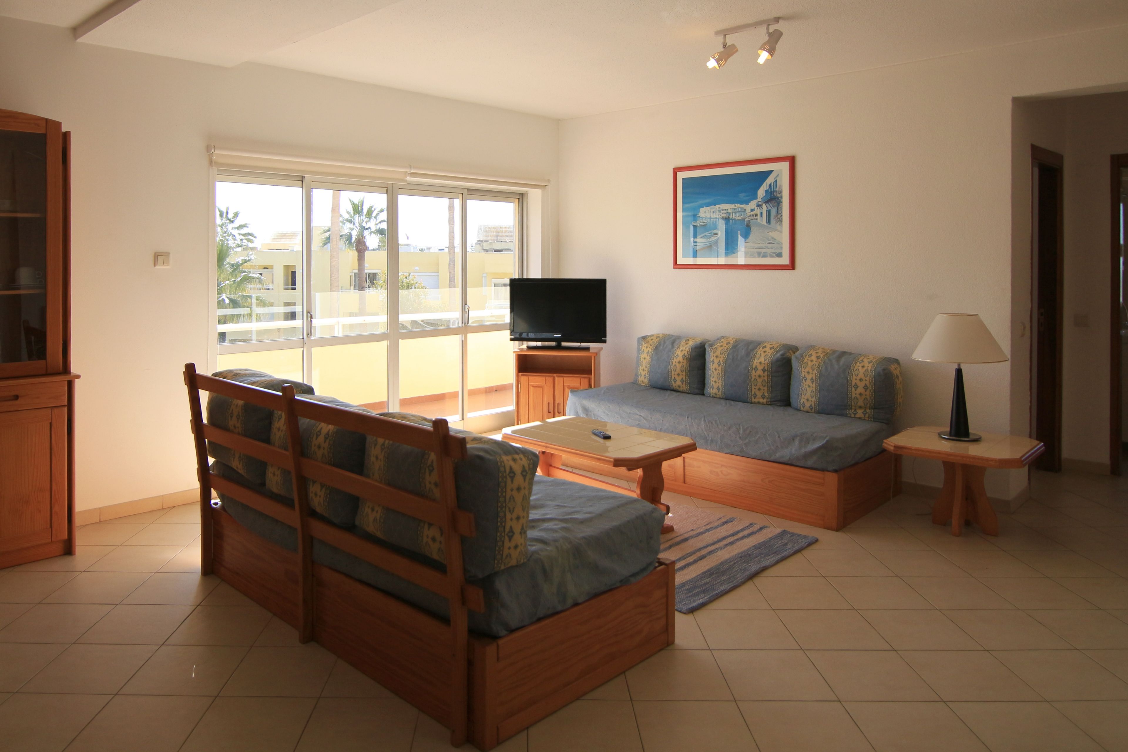 Huoneisto, 2 makuuhuonetta | Oleskelualue | Televisio