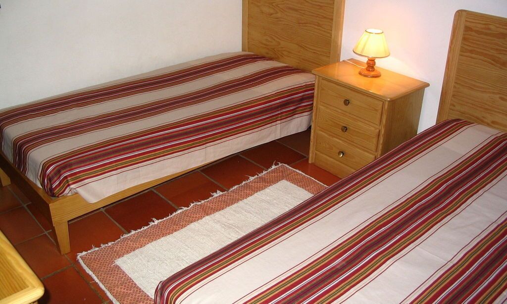 Cortines opaques i habitacions insonoritzades 