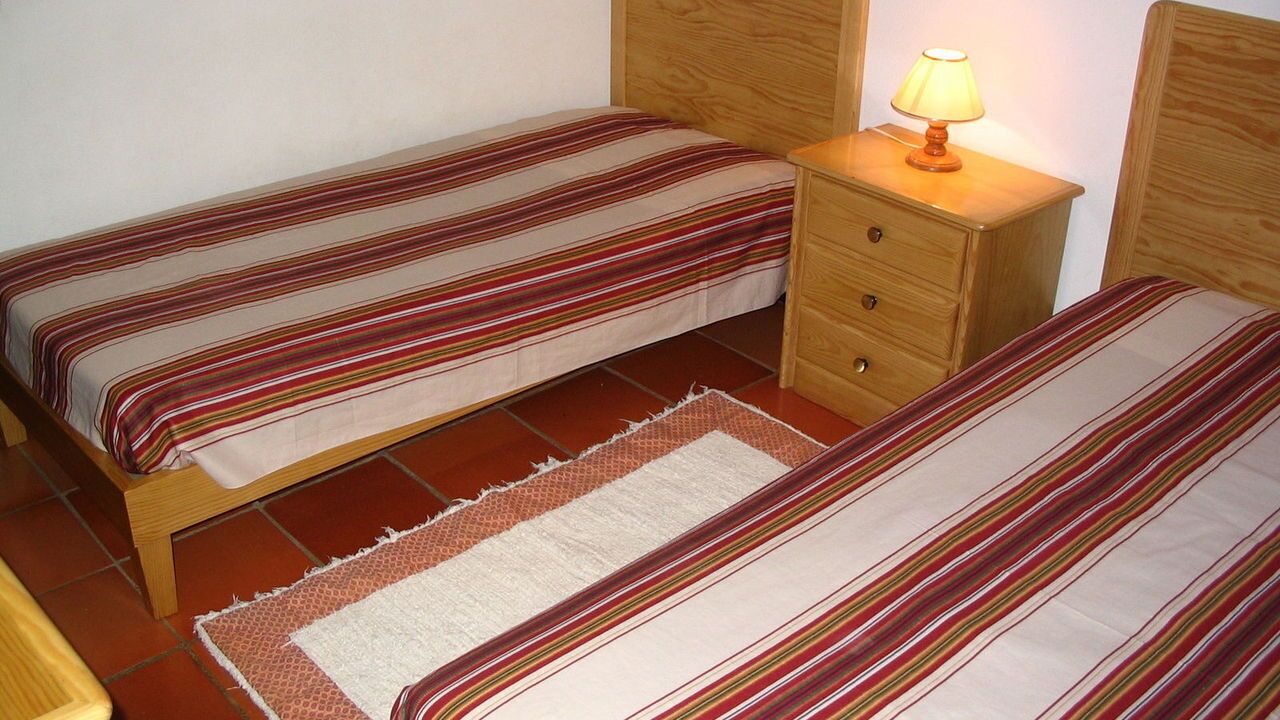 Cortines opaques i habitacions insonoritzades 