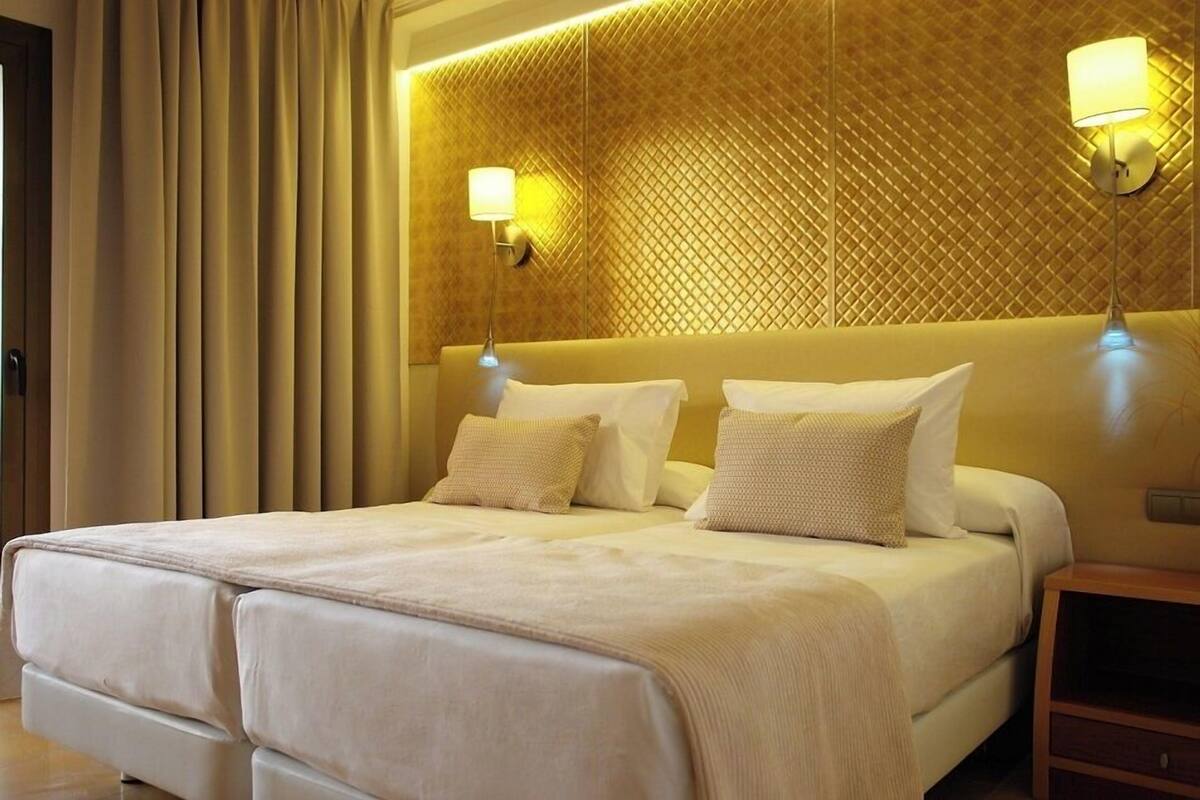 1 bedroom, in-room safe, individually furnished, desk