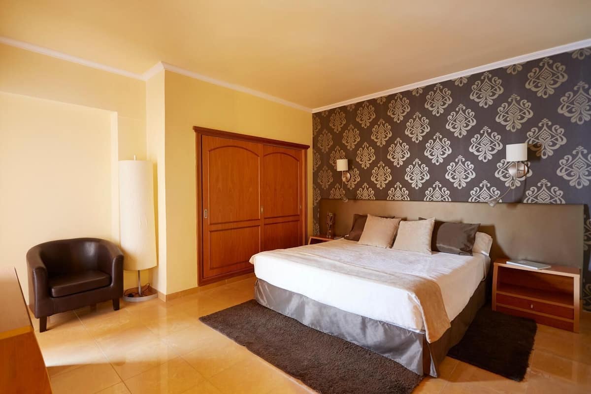 1 bedroom, in-room safe, individually furnished, desk
