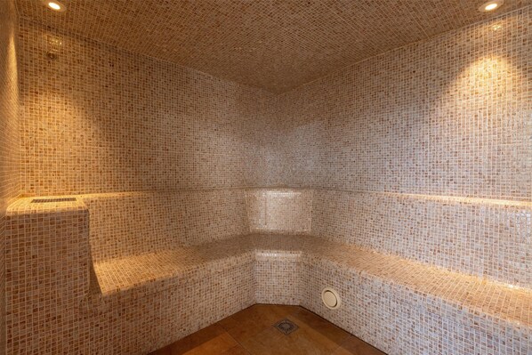 Sauna, hot tub, massages