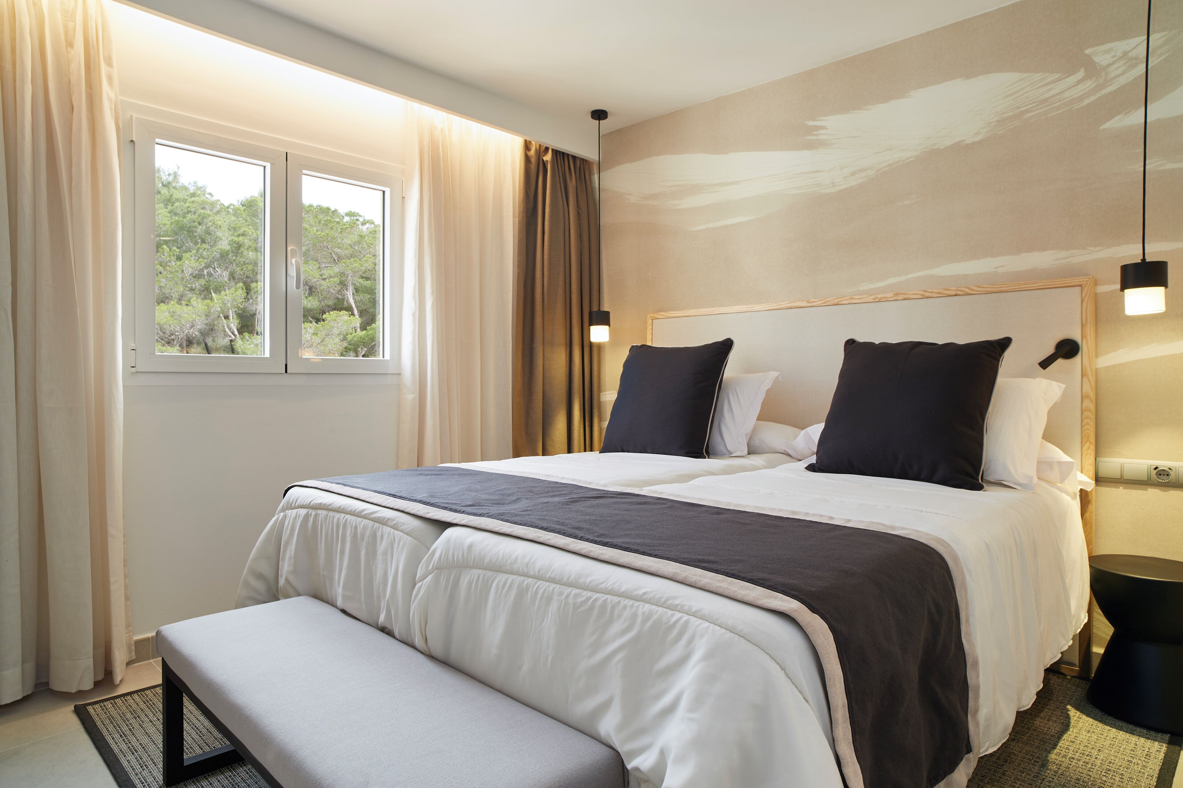 Suite Deluxe (Inspire) | Minibar, muebles diferentes y espacio para trabajar con laptop 