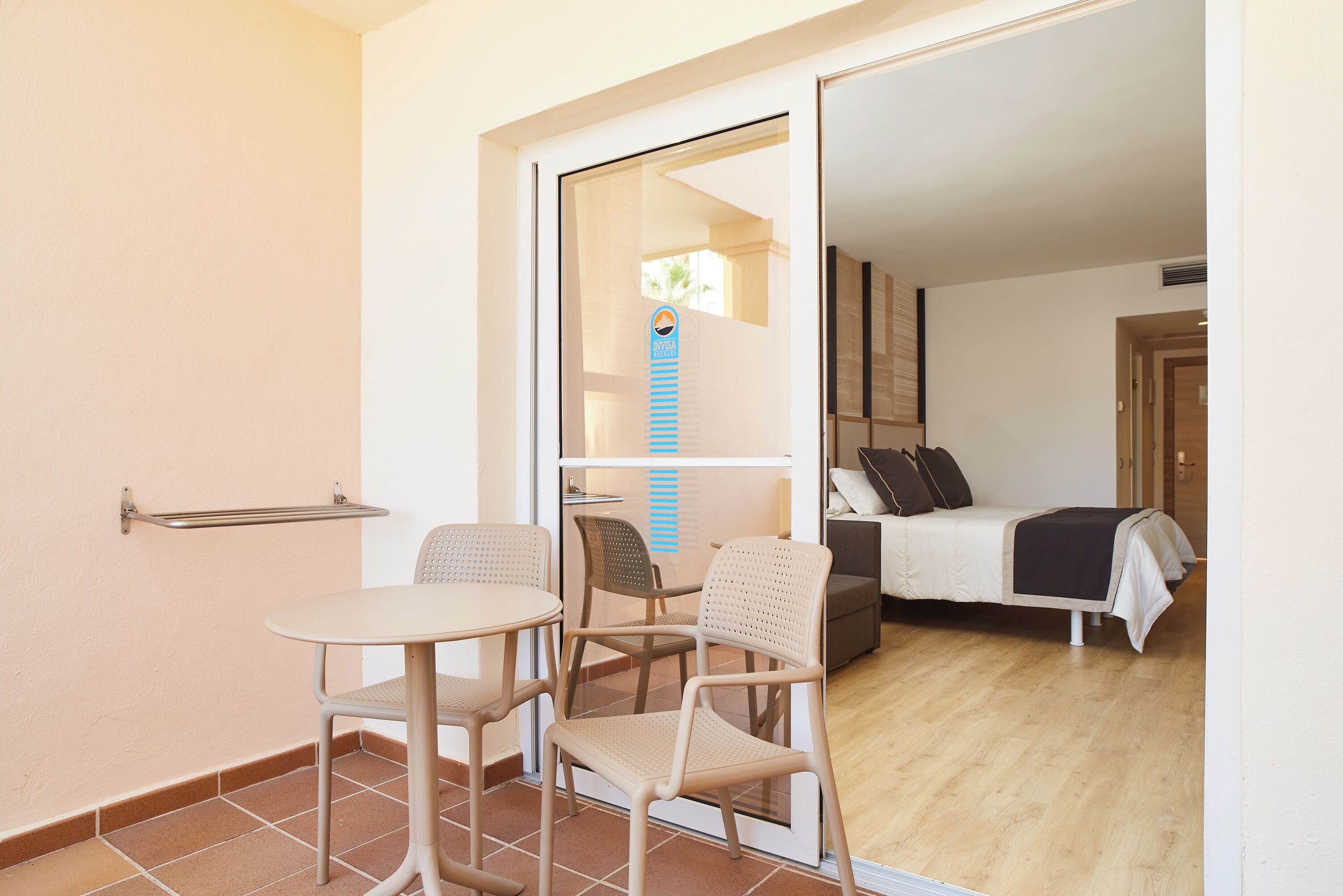 Habitación Elite (Superior) | Minibar, muebles diferentes y espacio para trabajar con laptop 