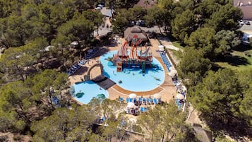 Indoor pool, 4 outdoor pools, pool umbrellas, sun loungers