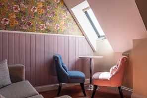 奢华双人房 | 特色装修、熨斗/熨板、免费 WiFi、床单