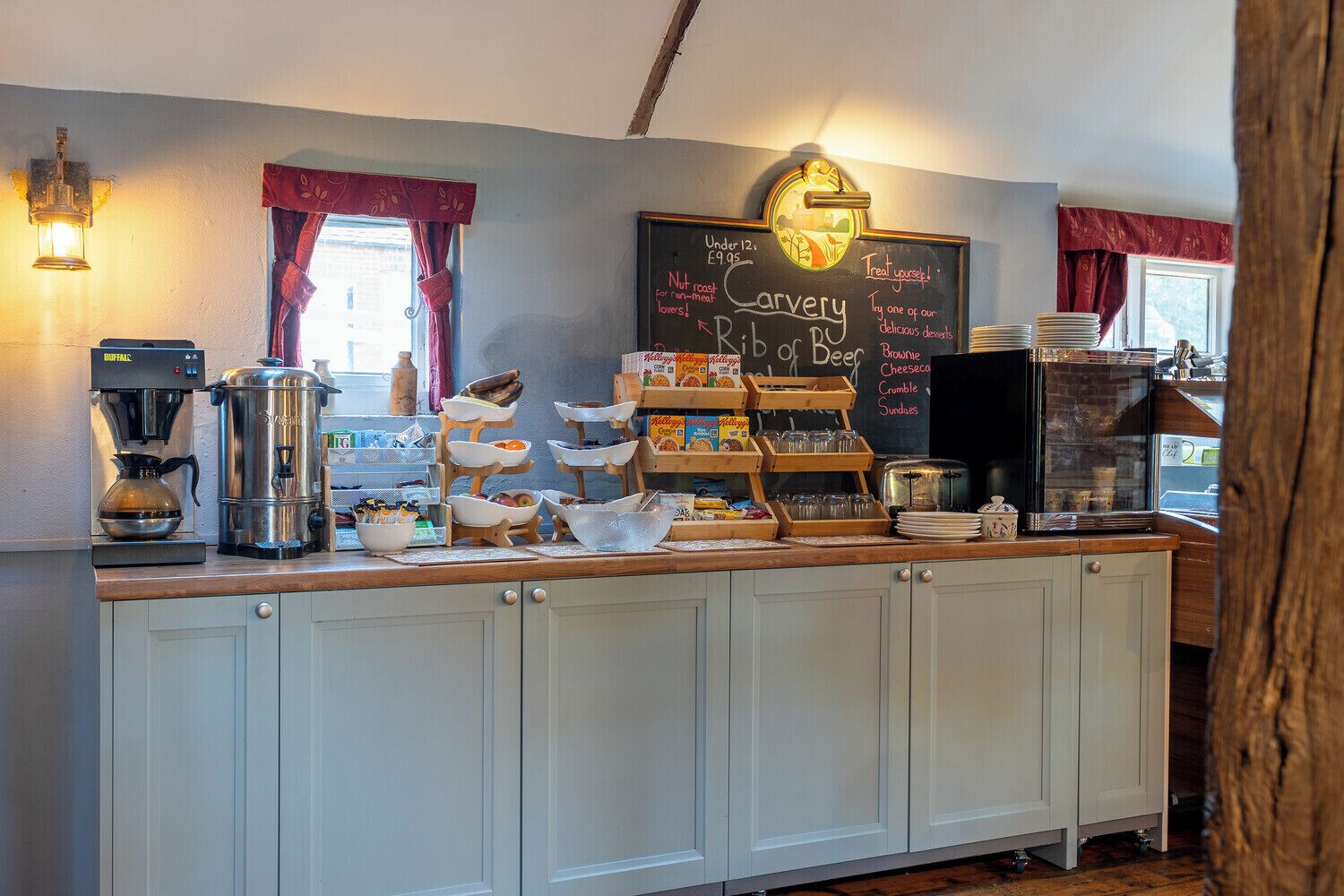 free daily full breakfast