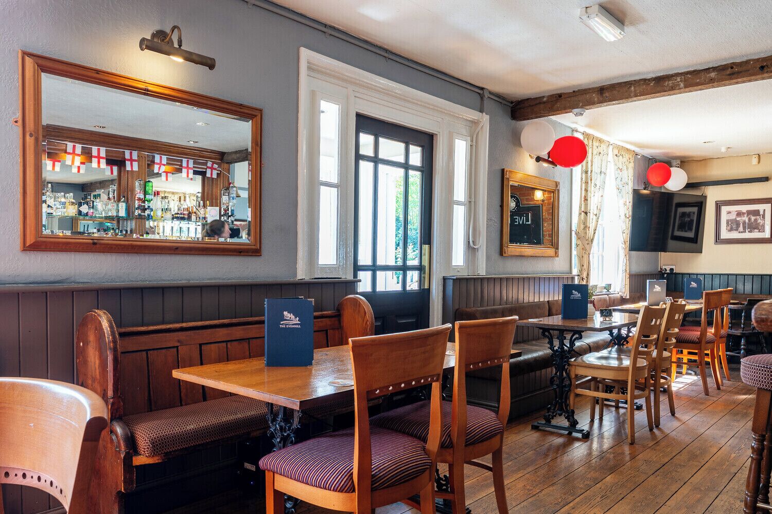 lunch and dinner served