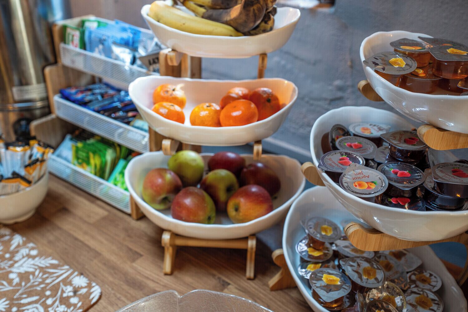 free daily full breakfast