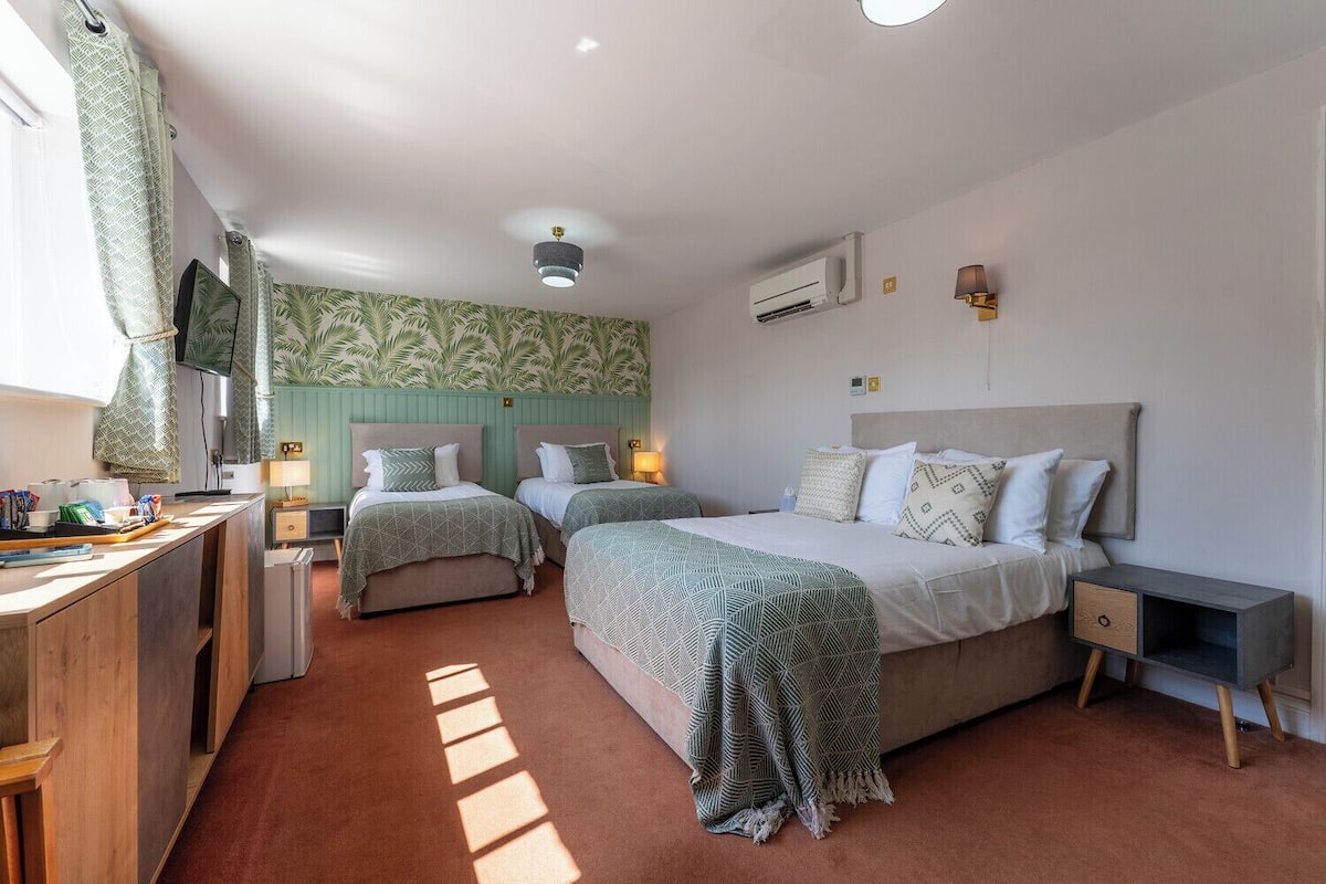 family room | individually decorated, iron/ironing board, free wifi, bed sheets