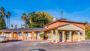 Exterior - Rodeway Inn Capitol (West Sacramento)