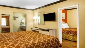 Room - Rodeway Inn Capitol (West Sacramento)