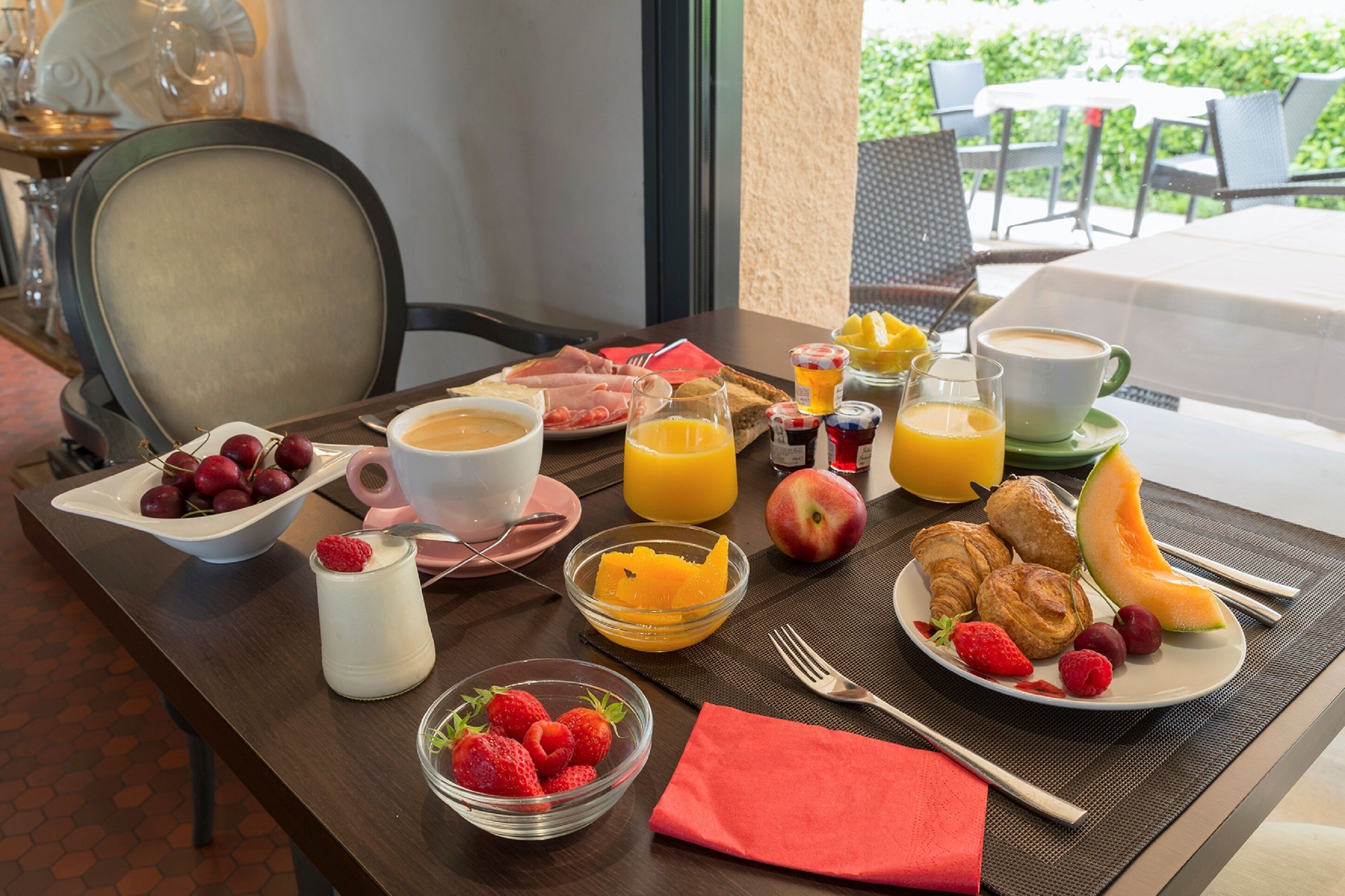 daily buffet breakfast (eur 12.50 per person)
