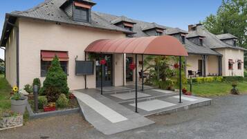 واجهة المنشأة