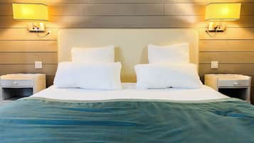 Chambre Double Exécutive, 1 grand lit | Literie de qualité supérieure, bureau, rideaux occultants