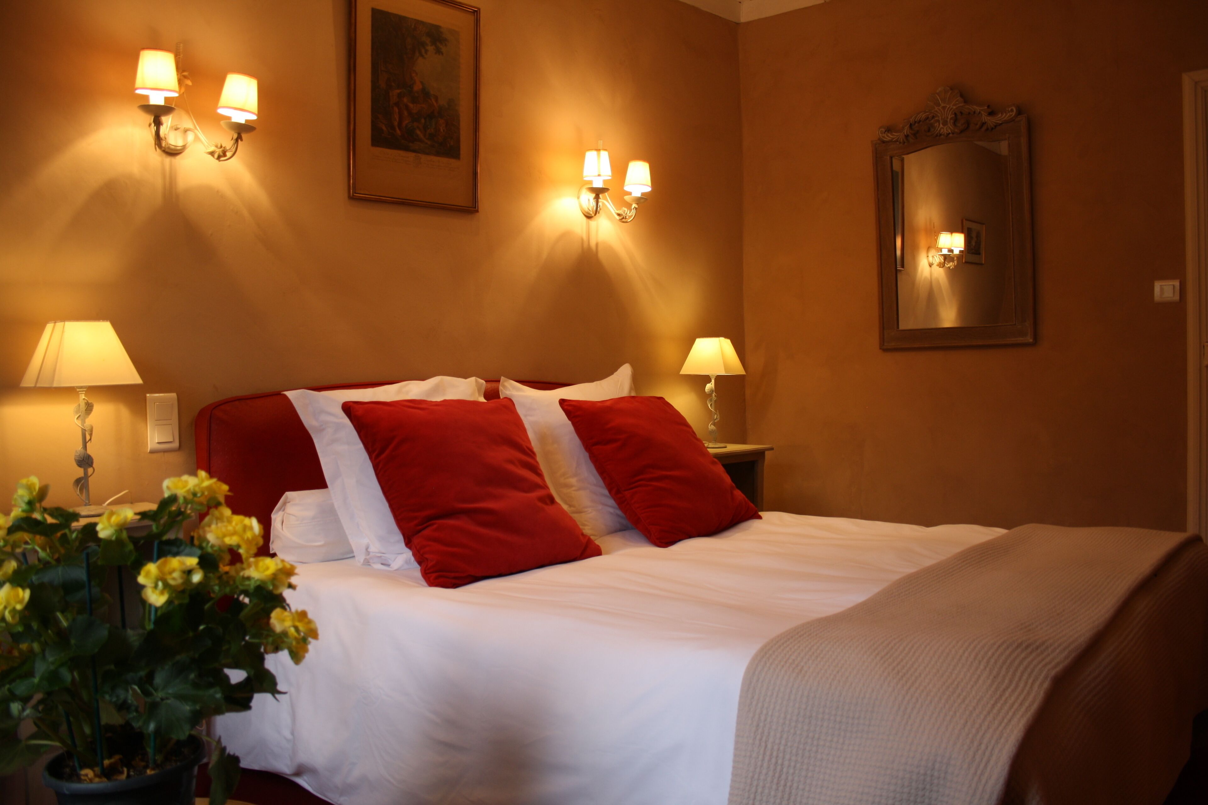 Habitación estándar (Comfort) | Minibar, caja de seguridad en la habitación y decoración personalizada 