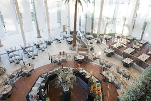 3 restaurants; breakfast, lunch and dinner served  - David Dead Sea Resort & Spa (Tamar)