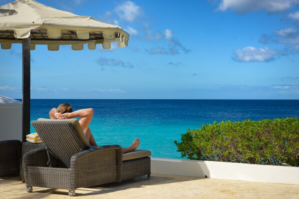 Outdoor pool, pool loungers