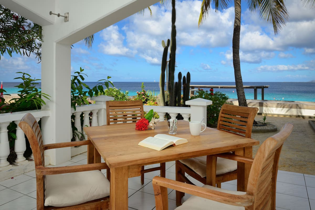 1 bedroom, in-room safe, individually decorated, individually furnished