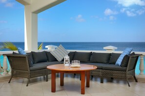 Apartamento exclusivo, 3 habitaciones, vistas al mar | Vistas desde la habitación