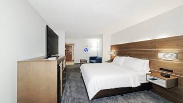 Zimmersafe, Schreibtisch, Bügeleisen/Bügelbrett, kostenlose Babybetten