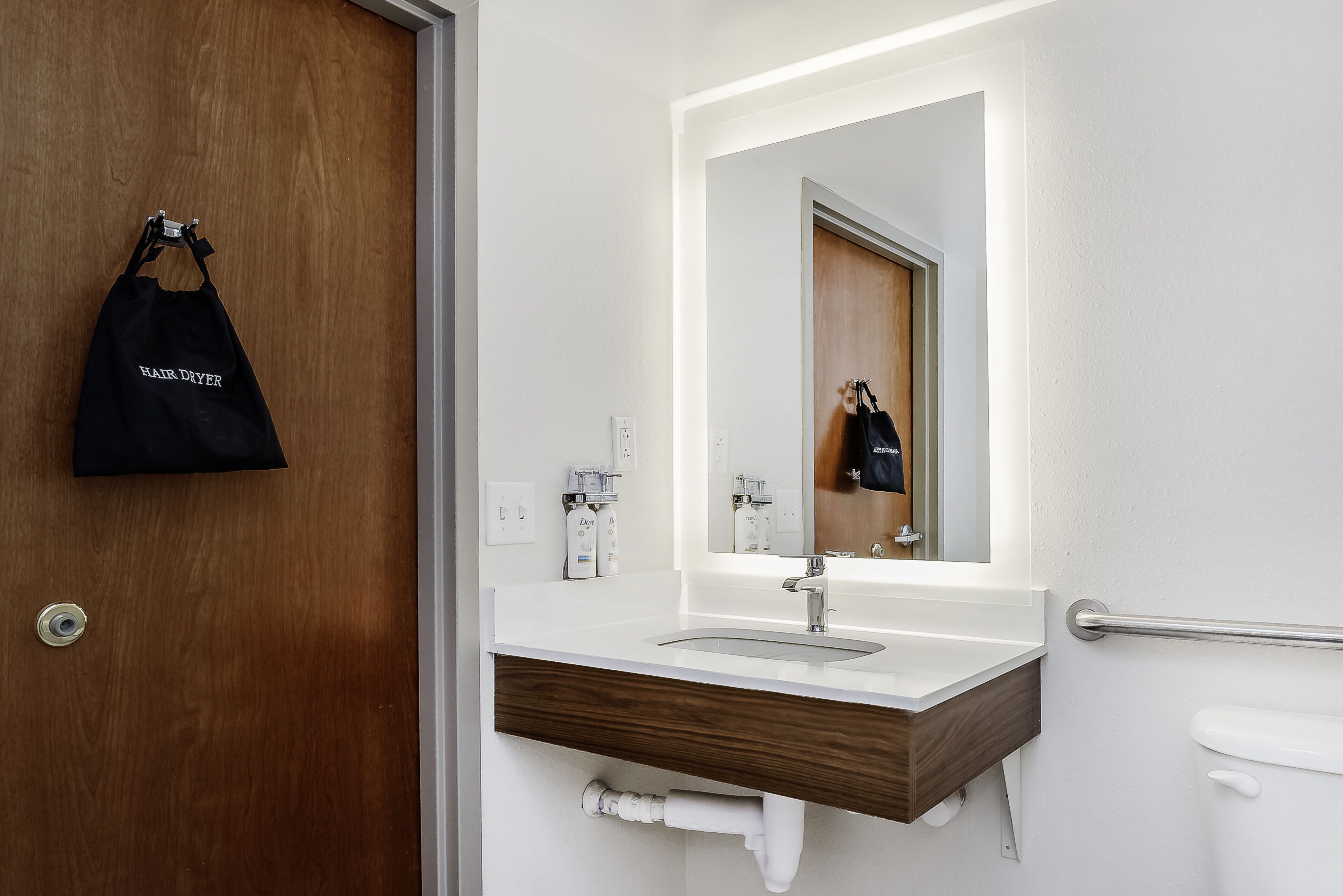 1 bedroom, in-room safe, desk, iron/ironing board