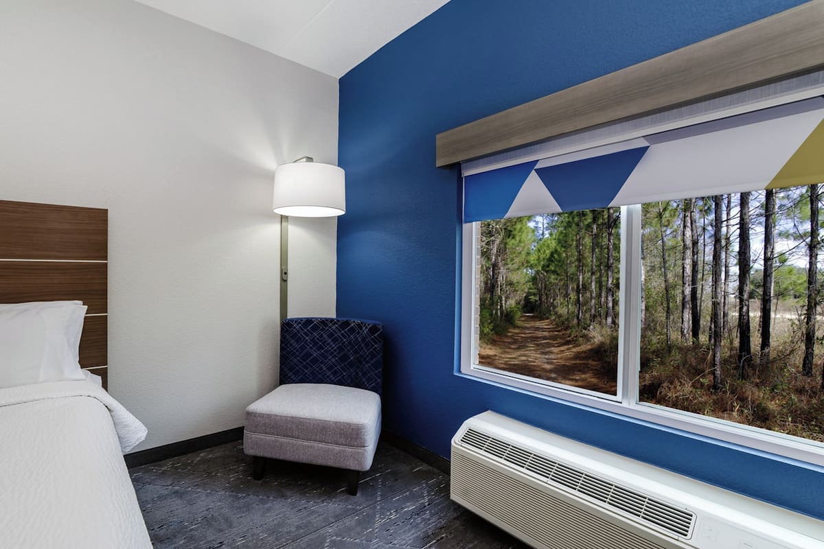 1 bedroom, in-room safe, desk, iron/ironing board