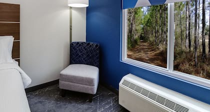 Holiday Inn Exp Walterboro by IHG