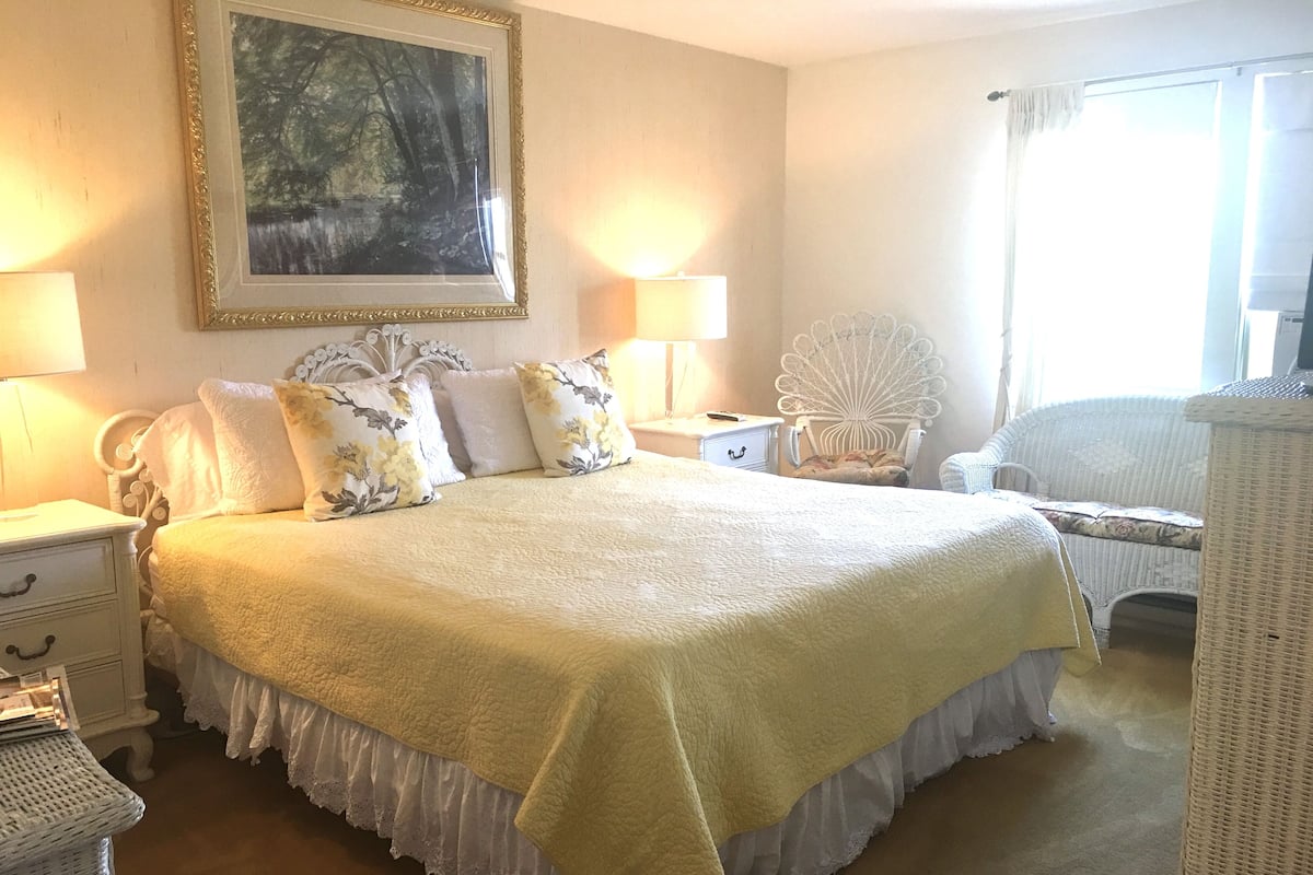 Penthouse, 2 habitaciones, balcón | Ropa de cama de alta calidad y decoración personalizada