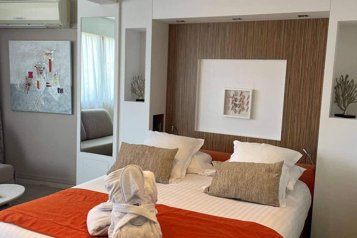 superior room, 1 queen bed, non smoking, sea view (with sofabed) | premium bedding, select comfort beds, minibar, in-room safe