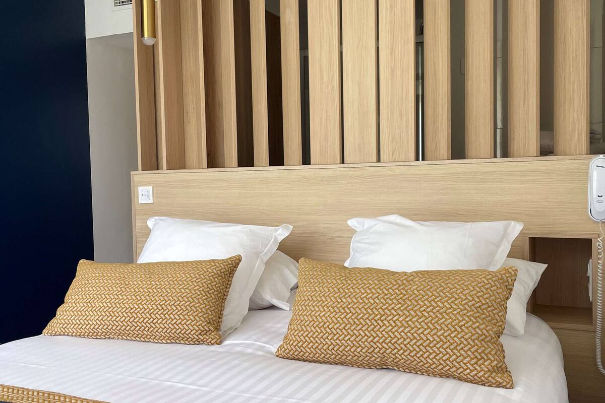 comfort room, 1 queen bed, non smoking, balcony | premium bedding, select comfort beds, minibar, in-room safe