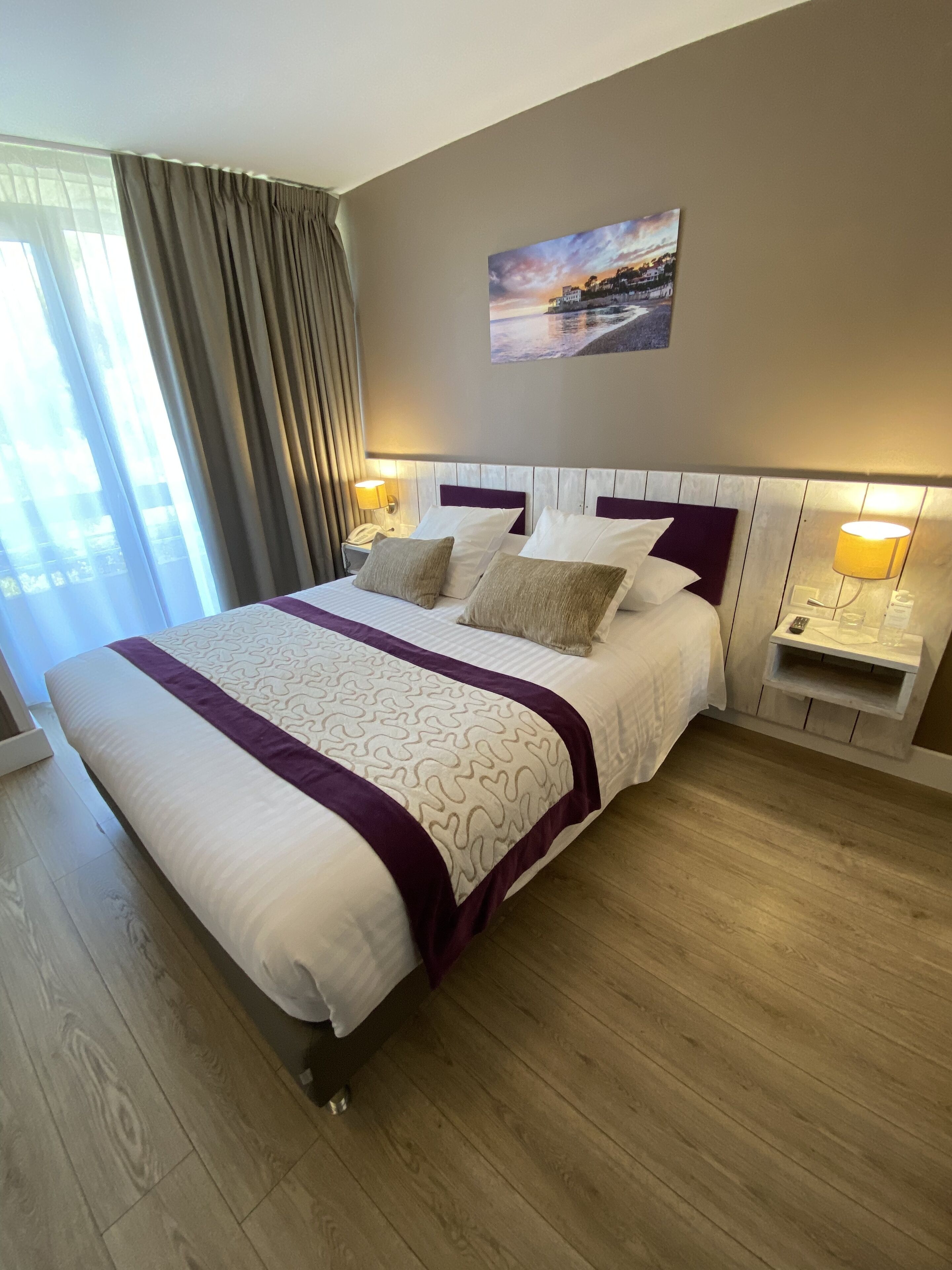 premium bedding, select comfort beds, minibar, in-room safe