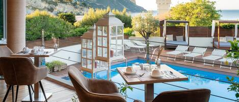 Tägliches kontinentales Frühstück (17 EUR pro Person)