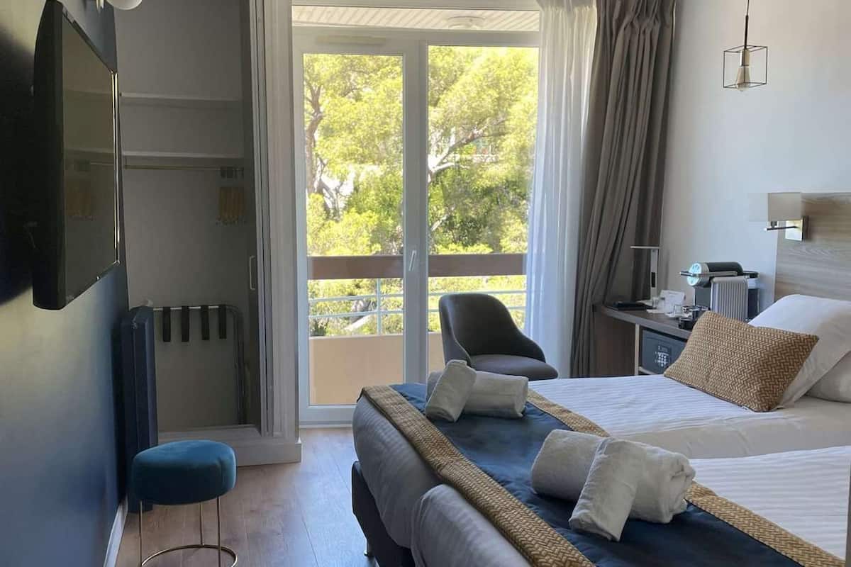 Premium bedding, Select Comfort beds, minibar, in-room safe