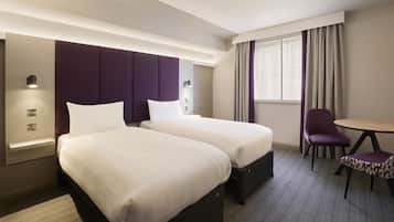 In-room safe, soundproofing, iron/ironing board, free WiFi