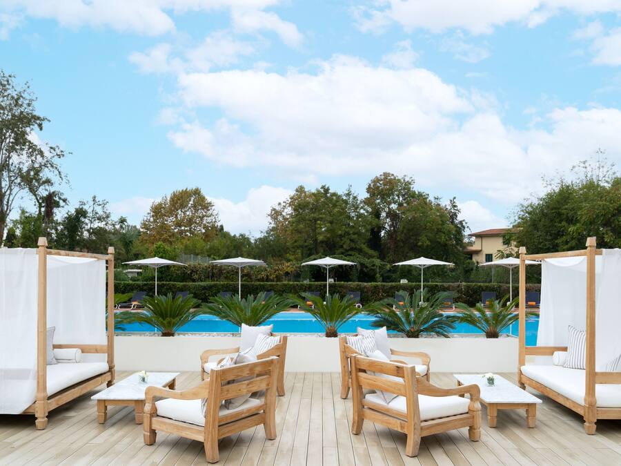 Seasonal outdoor pool, pool umbrellas, sun loungers