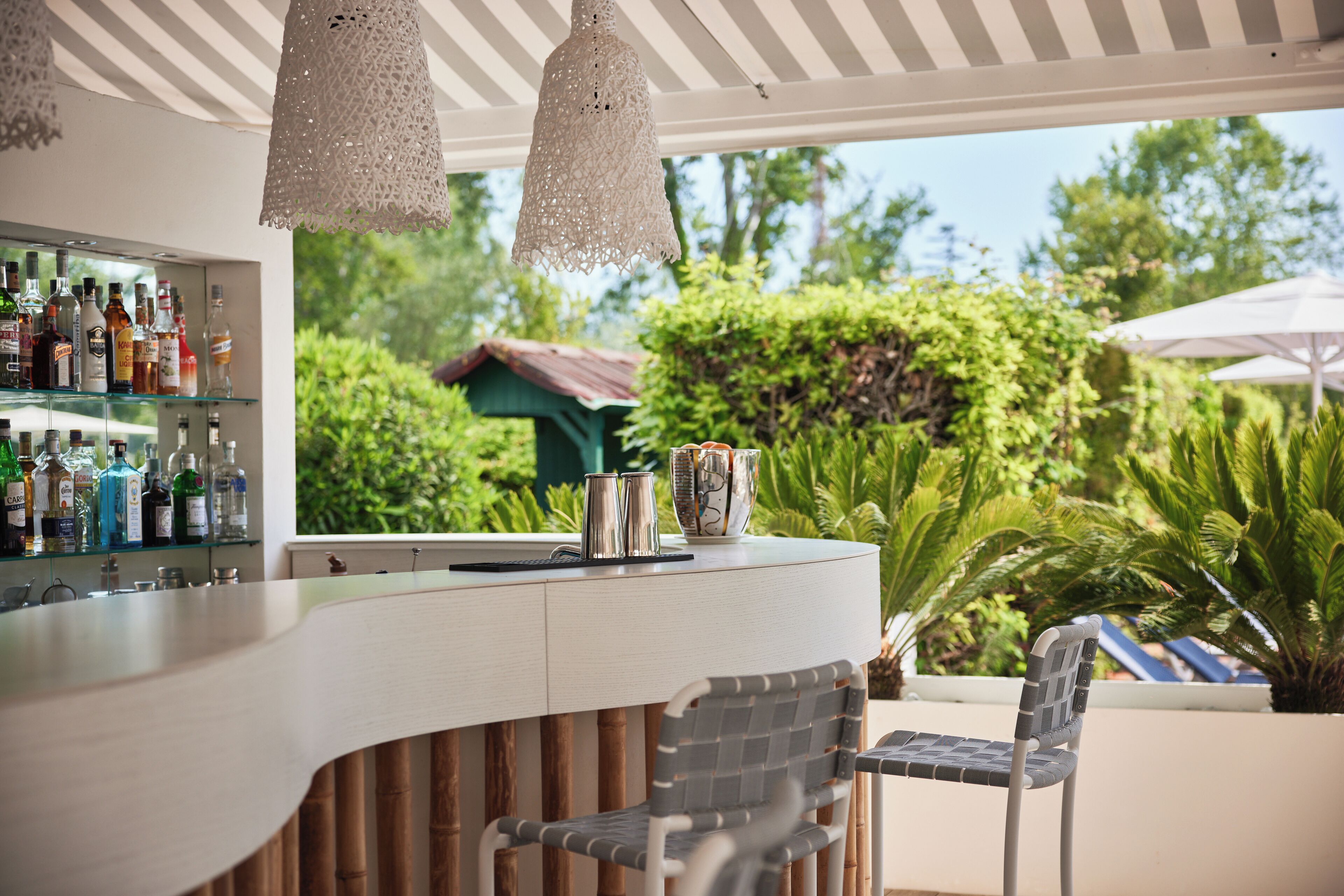 breakfast, dinner served; italian cuisine, pool views