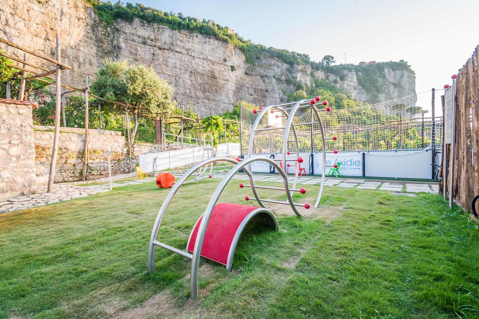 children’s play area – outdoor