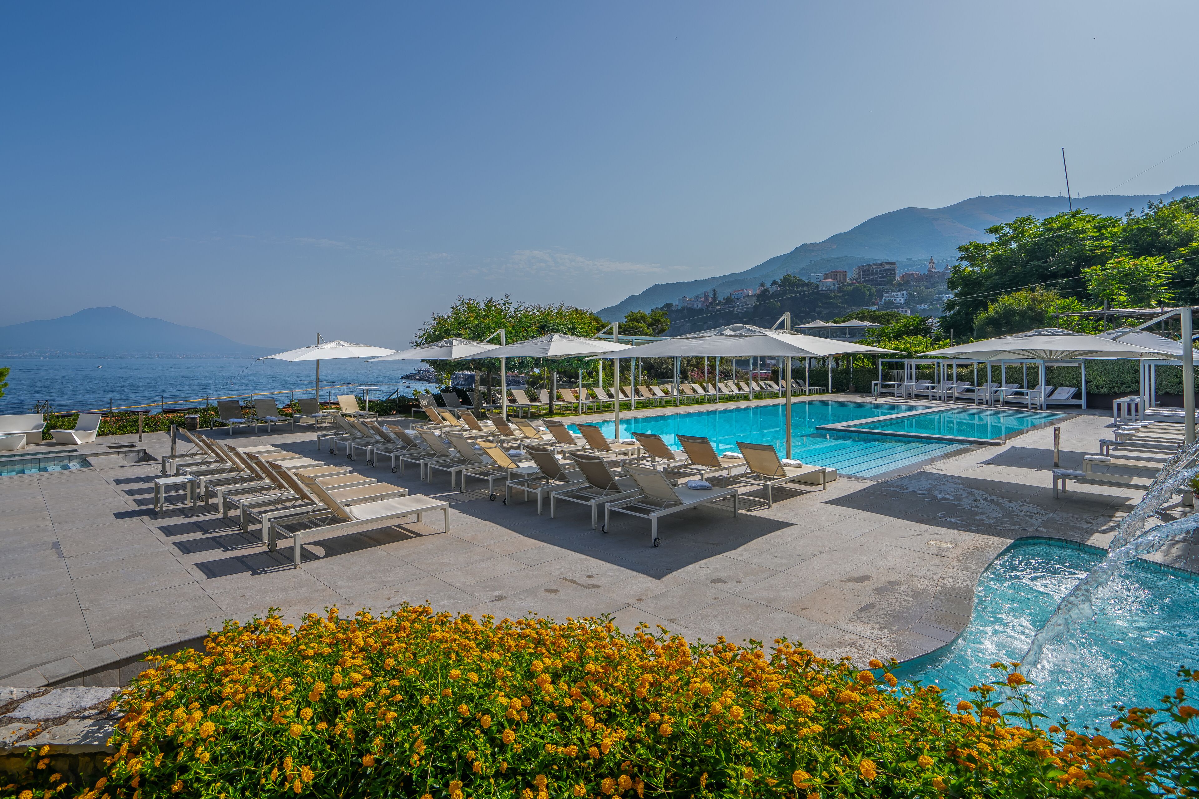 sauna, hot tub, body treatments, body scrubs, facials