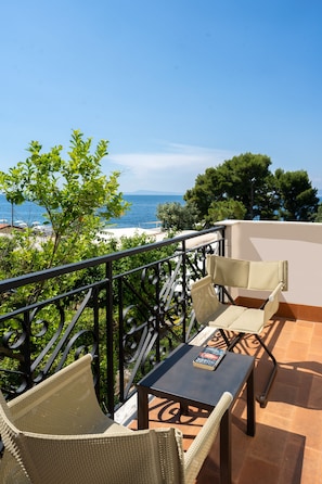 Standard Double Room, 1 Double or 2 Twin Beds, Balcony, Partial Sea View | Water view - Hotel & Resort Le Axidie (Vico Equense)