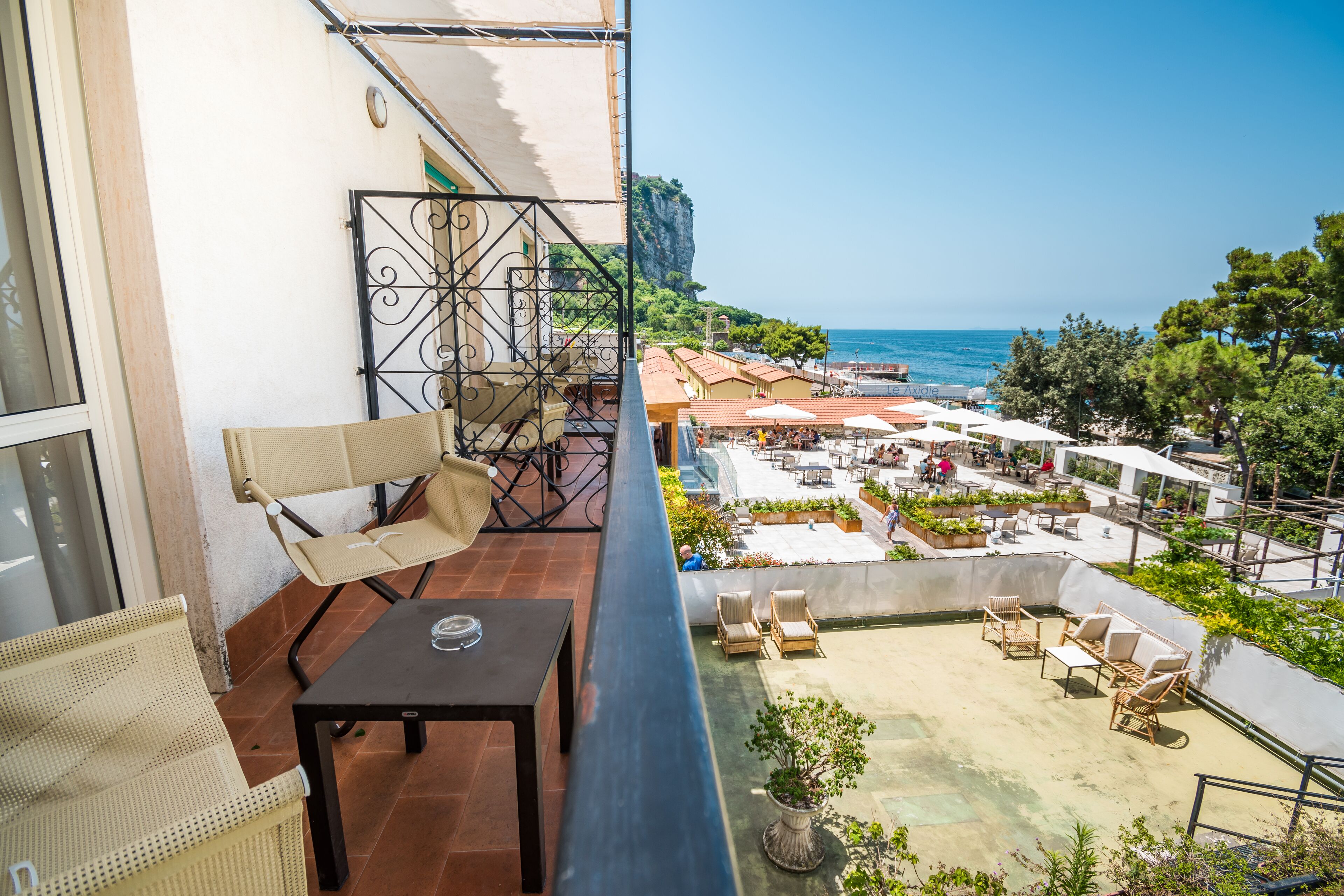 Chambre Double Standard, 1 lit double ou 2 lits jumeaux, balcon, vue partielle sur la mer | Vue depuis le balcon