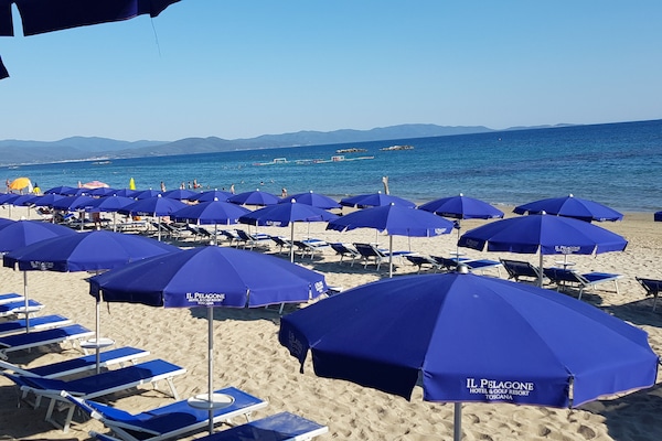 Private beach nearby, white sand, sun loungers, beach umbrellas
